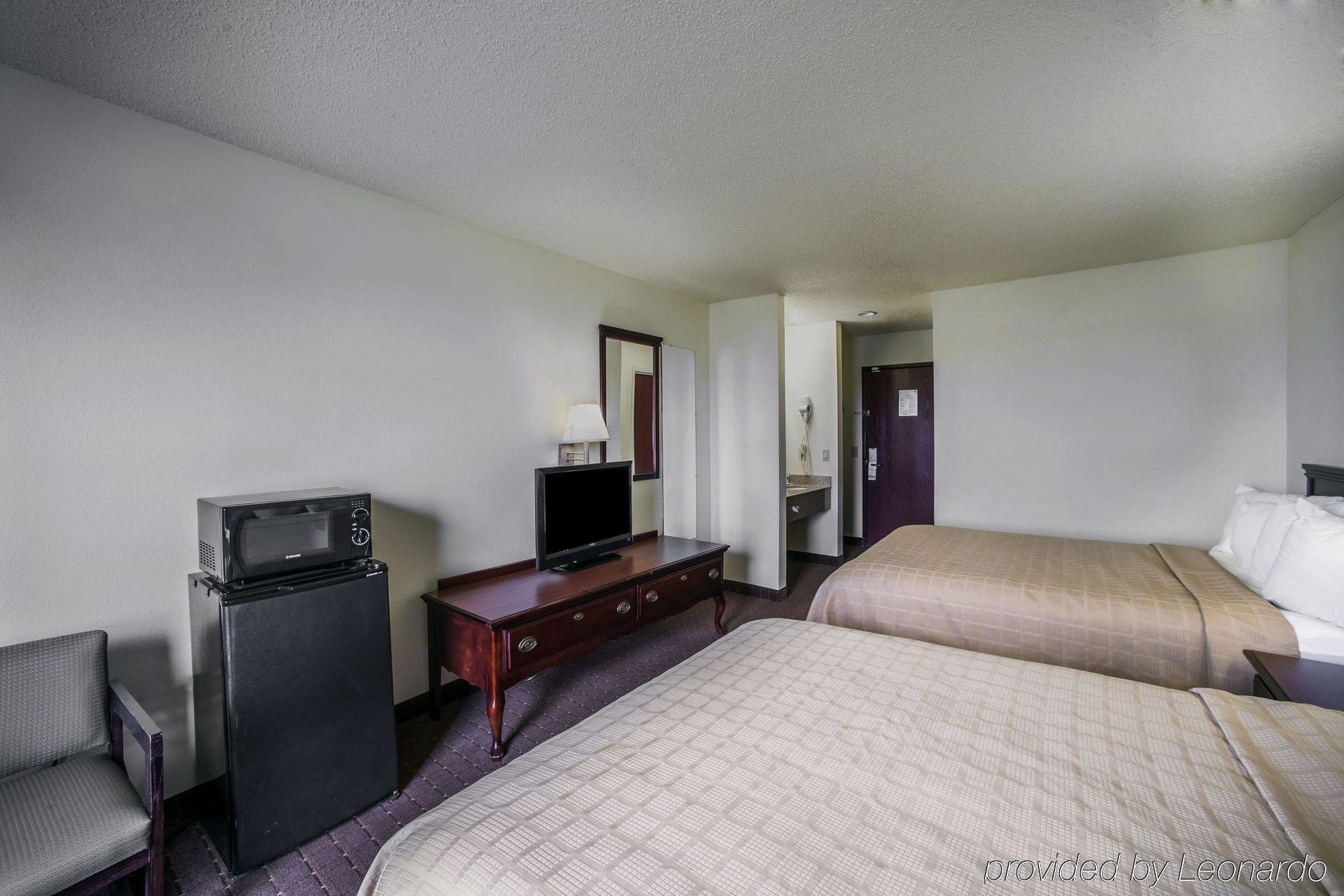 Super 8 By Wyndham Harrisburg Hotel Exterior foto