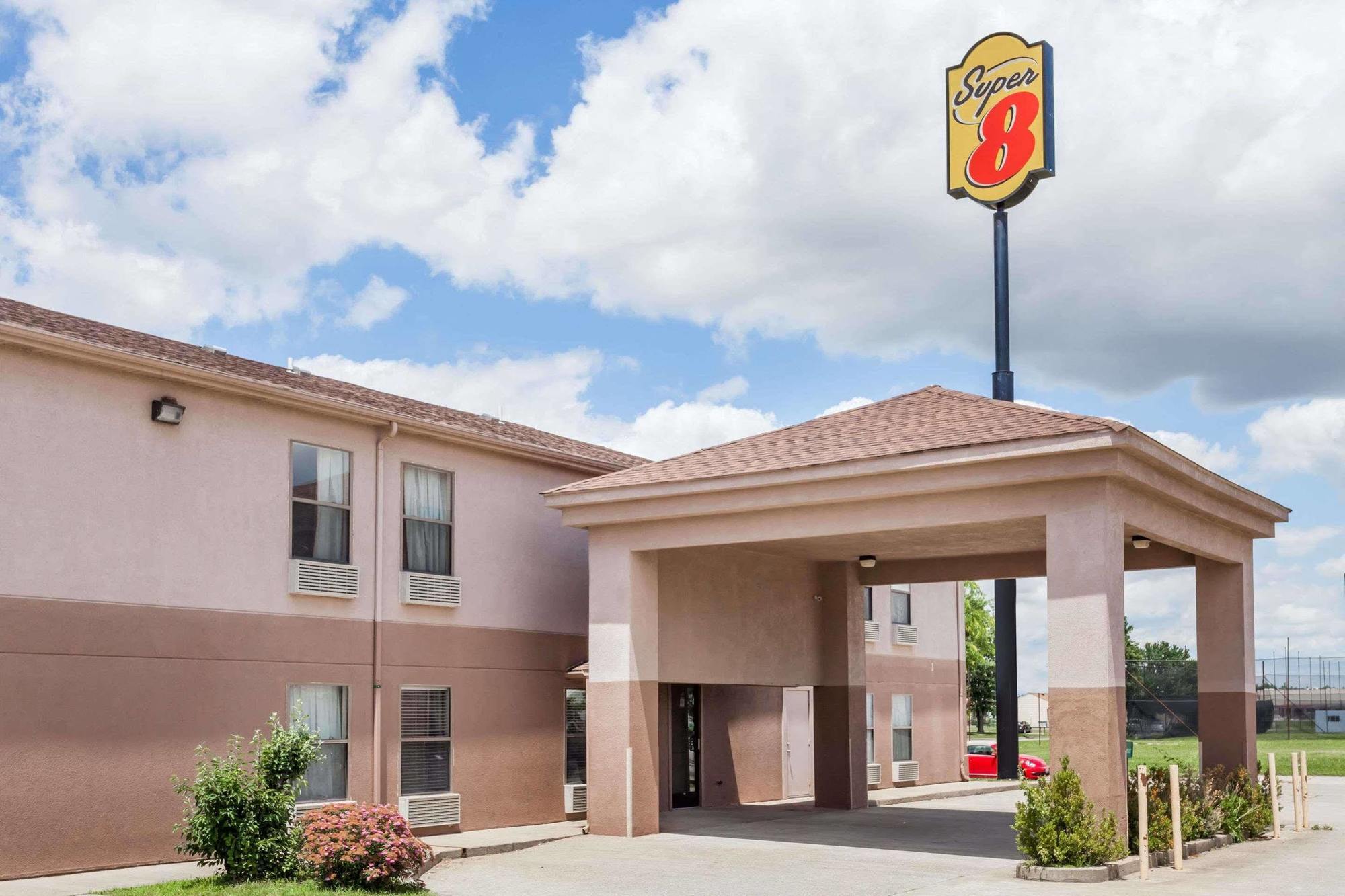 Super 8 By Wyndham Harrisburg Hotel Exterior foto